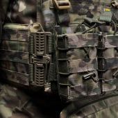 Бронежилет у повній комплектації з полегшеними керамічними плитами: керамічні пластини 6 класу захисту ДСТУ + плитоноска Warmor gen.3 Max мультикам